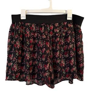 Express Black and Red Floral Shorts Size Large